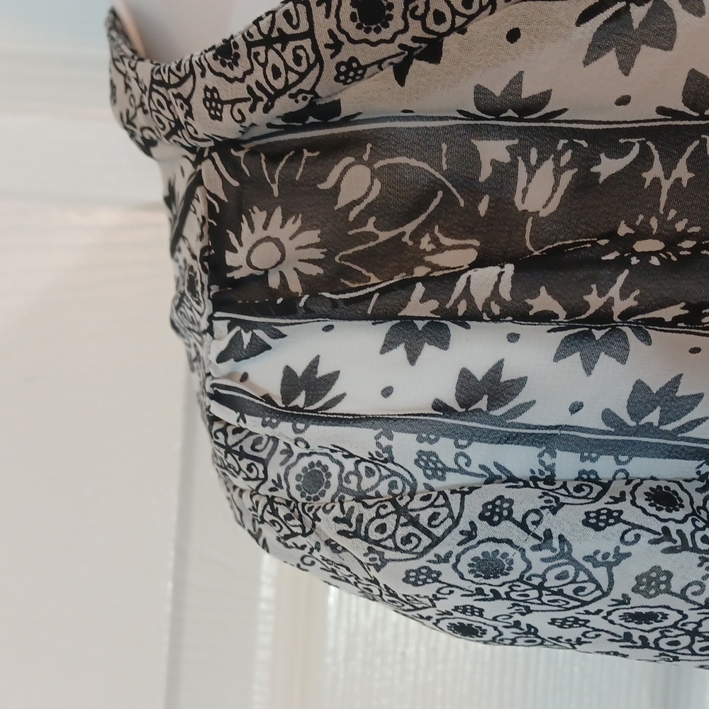 Old Navy top. - Picture 3 of 11
